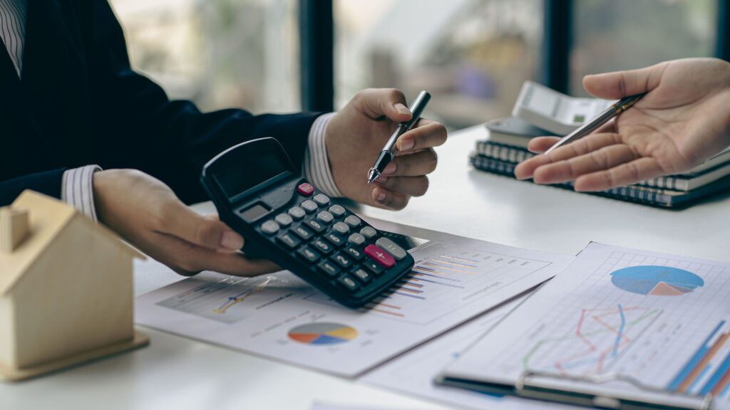 54.5 për qind e shqiptarëve në pasiguri financiare, niveli më i lartë në rajon